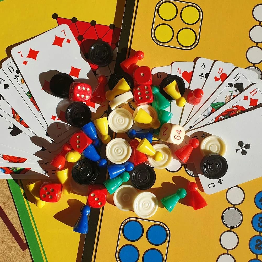 Oyun Kartları ve Piyon Seti